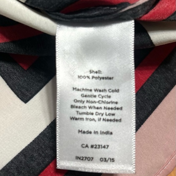 Talbots 100% polyester Burgundy and Pink Geometric Blouse Size large - Picture 7 of 7